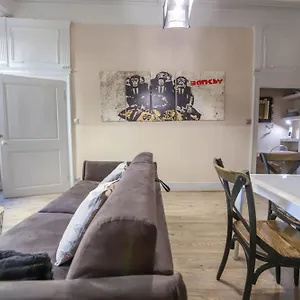 https://la-bulle-sereine-t2-atypique-en-centre-pieton.hotels-rhonealpes.com